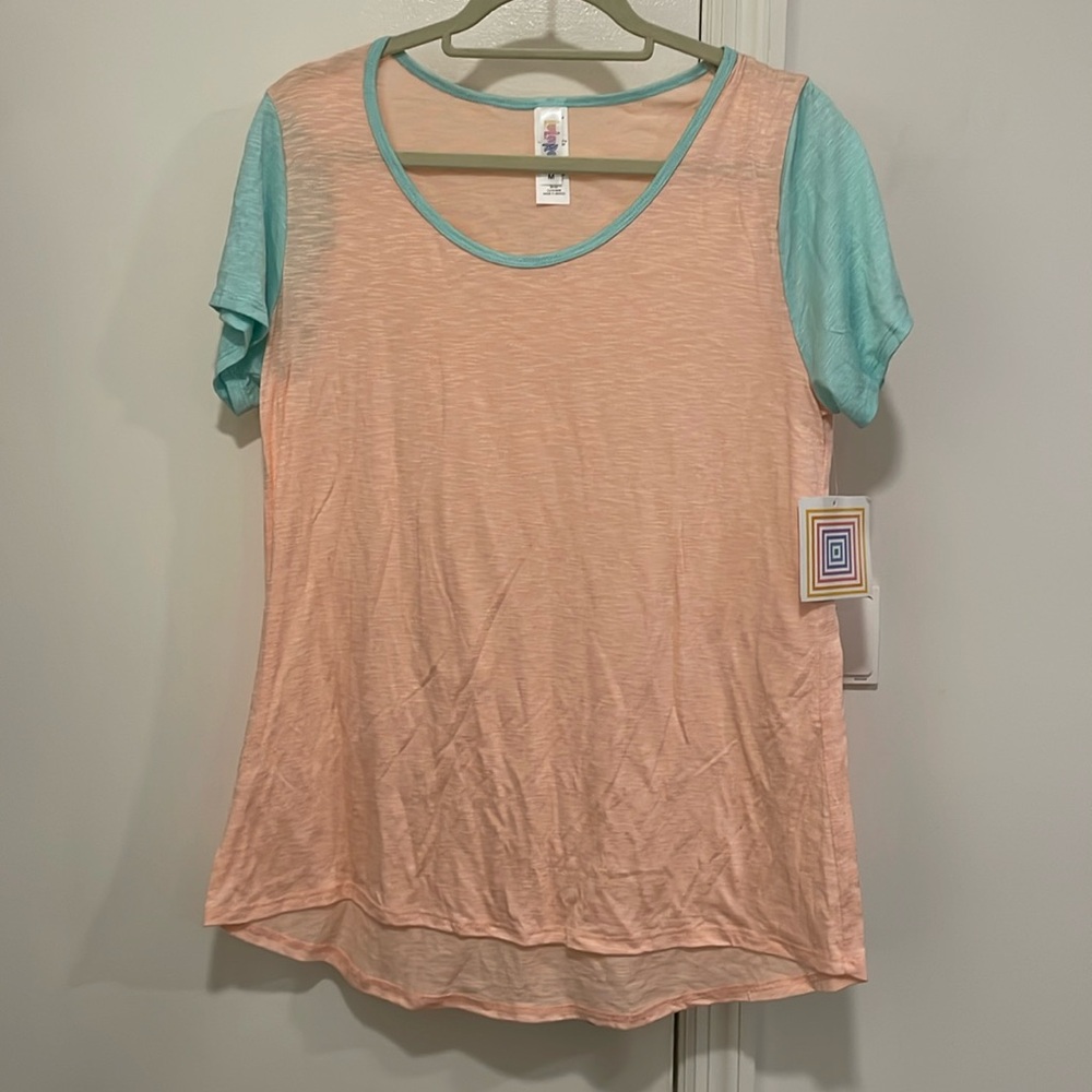 LuLaroe Classic Tee - Medium